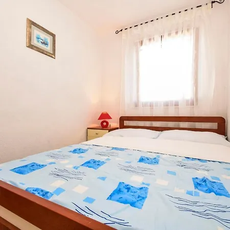 Apartments Lela 534 Pakoštane